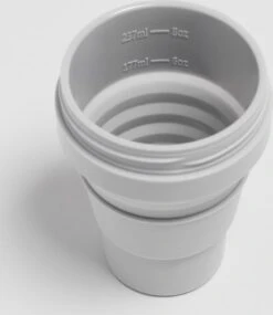 STOJO - Opvouwbare Beker - To Go - Grijs - 237ml - Herbruikbaar -Bekerwinkel 1039x1200 3