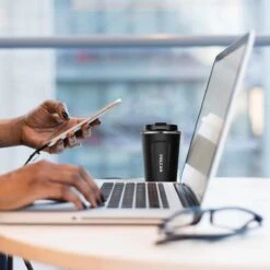 Volcan RVS Koffiebeker To Go - Thermosbeker - Theebeker - Coffee - Zwart 18 Volcan RVS Koffiebeker To Go - Thermosbeker - Theebeker - Coffee - Zwart -Bekerwinkel 1199x1200 6