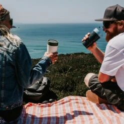 Circular&Co. Herbruikbare To Go Koffiebeker (rCUP) Crème/zwart 8oz/227ml 15 Circular&Co. Herbruikbare To Go Koffiebeker (rCUP) Crème/zwart 8oz/227ml -Bekerwinkel 1200x1200 344