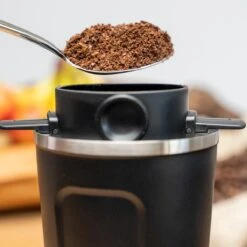 JOR Products® Thermobeker - Koffiezetapparaat - Koffiebonen - Thee - Koffiemachine - Thermoskan - Espressomachine - Reizen - Camping - Koffiefilterhouder 15 JOR Products® Thermobeker - Koffiezetapparaat - Koffiebonen - Thee - Koffiemachine - Thermoskan - Espressomachine - Reizen - Camping - Koffiefilterhouder -Bekerwinkel 1200x1200 414
