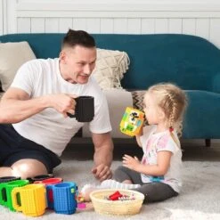 Merkloos Build On Brick Mug - Licht Blauw - 350 Ml - Bouw Je Eigen Mok Met Bouwsteentjes - BPA Vrije Drinkbeker Cadeau Voor Kinderen Of Volwassenen - Koffie Thee Limonade Of Andere Dranken - Pennenbeker - Creatief Accessoire Voor Op Bureau -HnD -Bekerwinkel 1200x1200 676