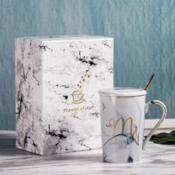 Merkloos Set Van 2 Mokken - Mok Set - Couple Mok - Koffiemok - Koffiebeker - Beker - Mokken En Bekers - Beker Met Lepel En Deksel - 400 Ml - Keramiek - Mr./Mrs. - Blauw/roze 15 Merkloos Set Van 2 Mokken - Mok Set - Couple Mok - Koffiemok - Koffiebeker - Beker - Mokken En Bekers - Beker Met Lepel En Deksel - 400 Ml - Keramiek - Mr./Mrs. - Blauw/roze -Bekerwinkel 1200x1200 731