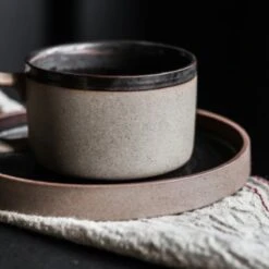 House Of Husk® Keramieke Kop En Schotel Set - Koffiekopjes - Theemokken - Koffiemokken - 250 Ml - Bruin Aardewerk 10 House Of Husk® Keramieke Kop En Schotel Set - Koffiekopjes - Theemokken - Koffiemokken - 250 Ml - Bruin Aardewerk -Bekerwinkel 1200x1200 853