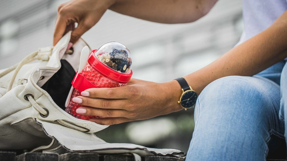 Sareva Muesli Beker - Met Lepel - Yoghurt 2 Go - Rood 6 Sareva Muesli Beker - Met Lepel - Yoghurt 2 Go - Rood - Afbeelding 4