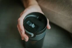 Kambukka Etna Thermosbeker 300 Ml - Makkelijk Reinigen - Lekvrije Koffiebeker - Pitch Black 23 Kambukka Etna Thermosbeker 300 Ml - Makkelijk Reinigen - Lekvrije Koffiebeker - Pitch Black -Bekerwinkel 1200x800 16