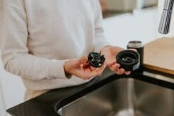 Kambukka Olympus Thermosbeker 300 Ml - Makkelijk Reinigen - Lekvrije Koffiebeker - RVS - Jet Black -Bekerwinkel 1200x800 20