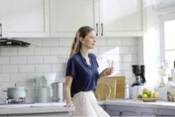 Philips Water Instant Water Filter - 3 L Inhoud, 1 L/min Snelle Doorstroming, Oplaadbaar Via USB-C -Bekerwinkel 1200x806