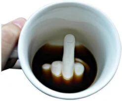 Merkloos Middelvinger Koffiemok - Grappig - Creatief - Perfect Cadeau - Humor - Thee - Melk - Keramiek 10 Merkloos Middelvinger Koffiemok - Grappig - Creatief - Perfect Cadeau - Humor - Thee - Melk - Keramiek -Bekerwinkel 1200x997